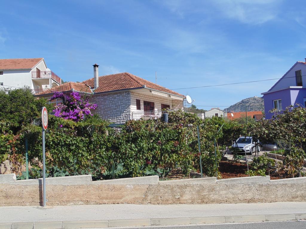 Apartment "Turista" Marina Bagian luar foto